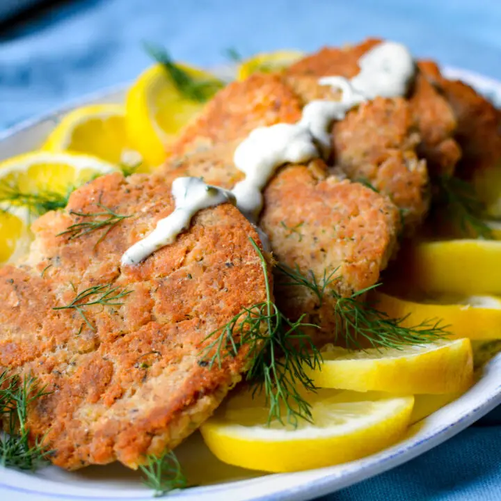 Simple And Healthy Salmon Cakes with Lemon Dill Sauce