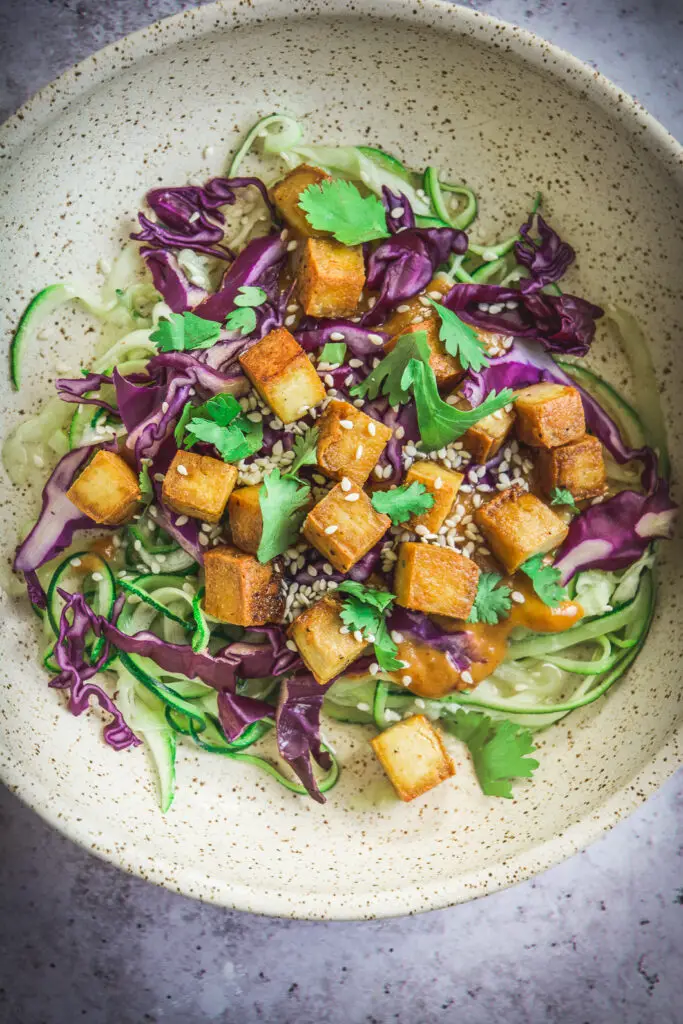 Zoodles with Thai Peanut Sauce and Tofu up close