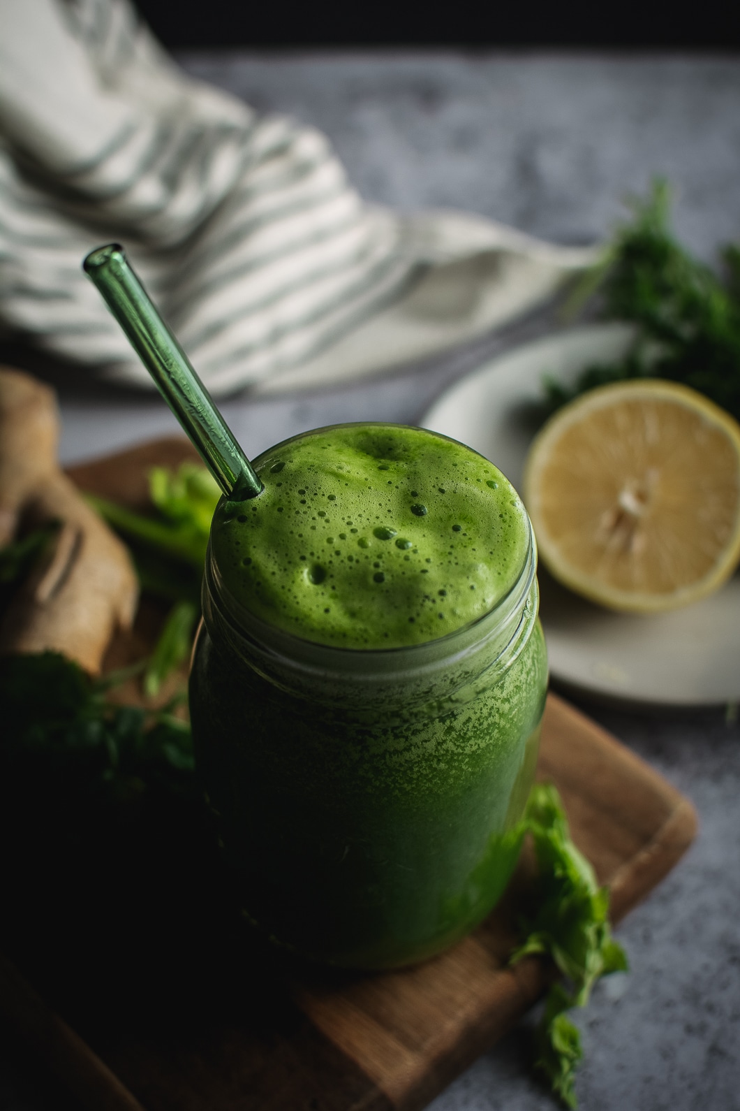 Super Green Detoxifying Parsley and Cilantro Smoothie Calm Eats
