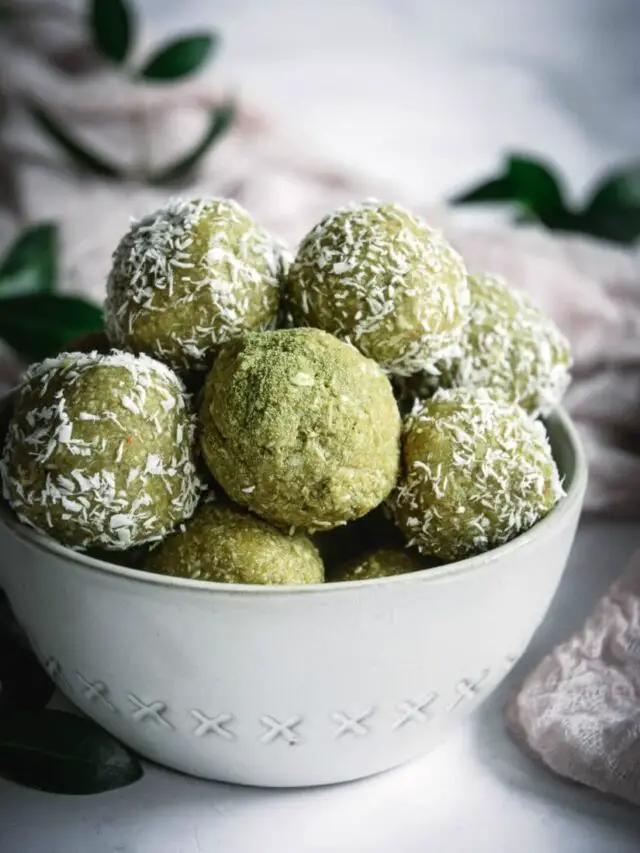 Coconut Cashew Matcha Bites