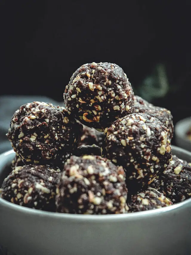 5 Ingredient Chocolate Hazelnut Bites