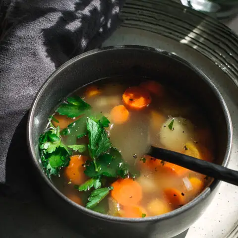 Mom's Easy And Nourishing Vegetable Soup