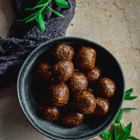 Easy And Healthy Vegan Chocolate Flaxseed Truffles